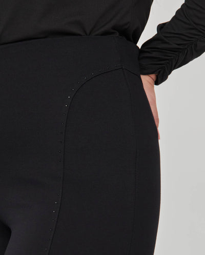 LEGGINGS BAJO EVASE Y APLICACIONES DE STRASS NEGRO
