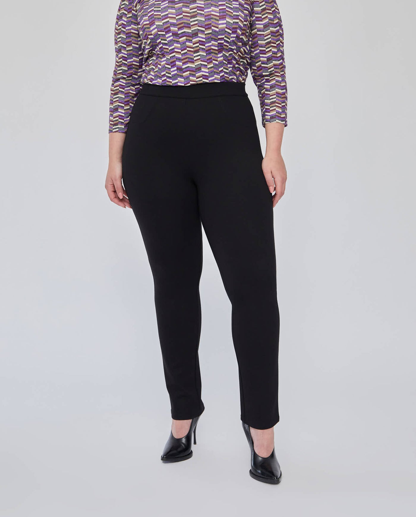 LEGGINS CON FALSOS BOLSILLOS  NEGRO