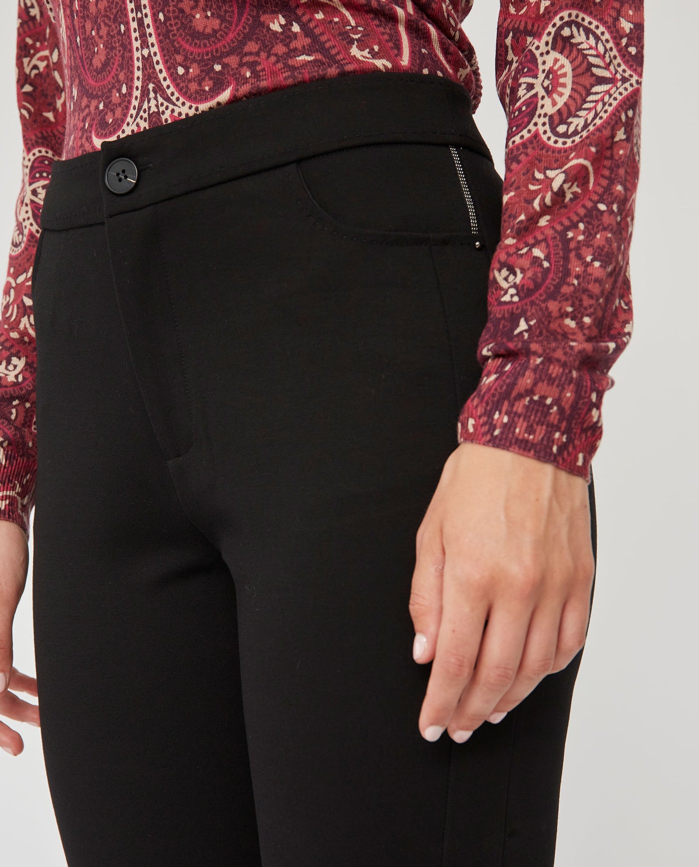 LEGGINGS PUNTO ROMA CON BOLSILLOS Y CADENA NEGRO