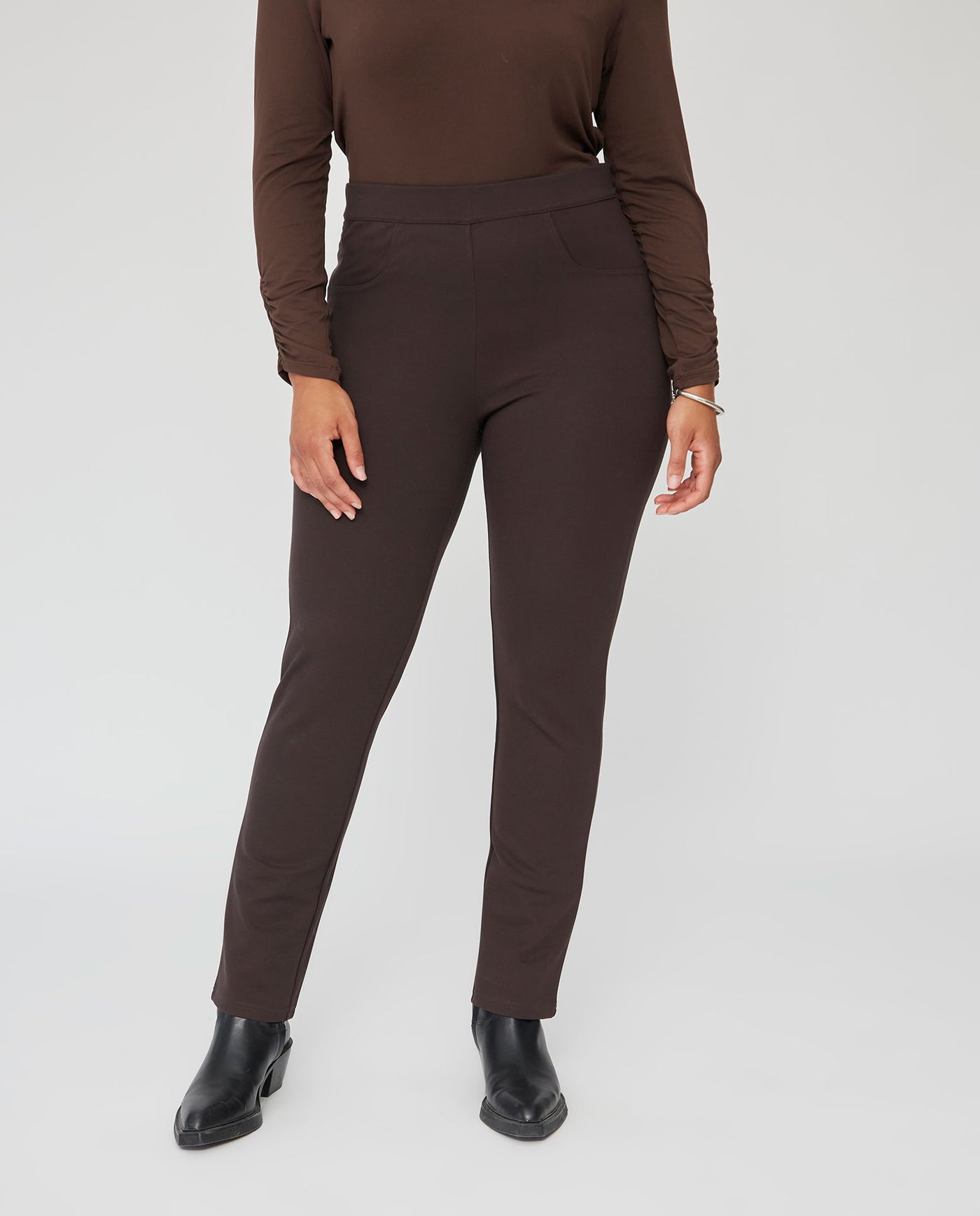 LEGGINS CON FALSOS BOLSILLOS  MARRÓN