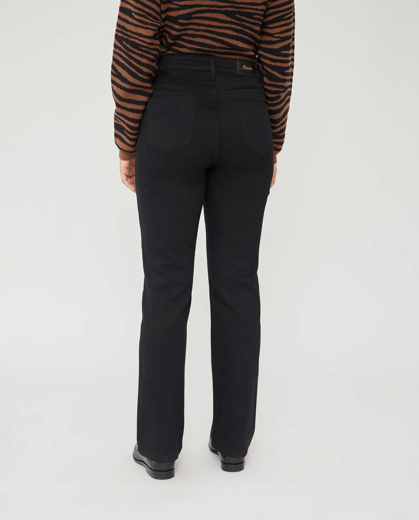 PANTALÓN DENIM BOLSILLOS PLASTRON CON SOLAPA NEGRO