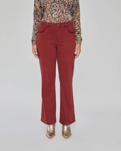 PANTALON CINCO BOLSILLOS BAJO EVASE GRANATE