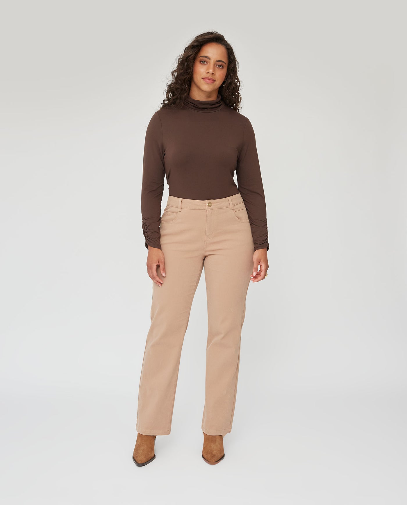 PANTALON DOBLE PESPUNTE EN PERNERA MELOCOTÓN