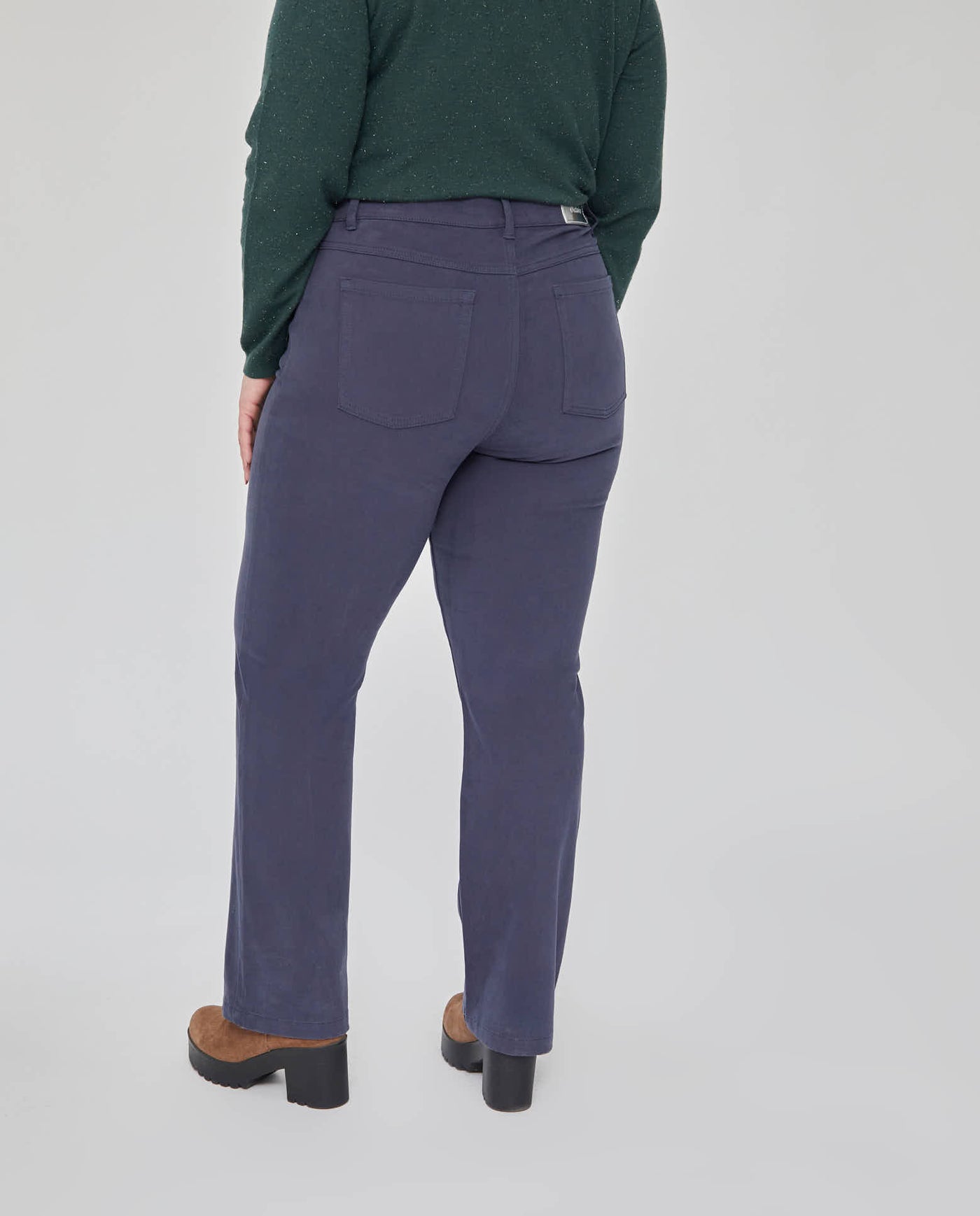 PANTALON DOBLE PESPUNTE EN PERNERA AZUL