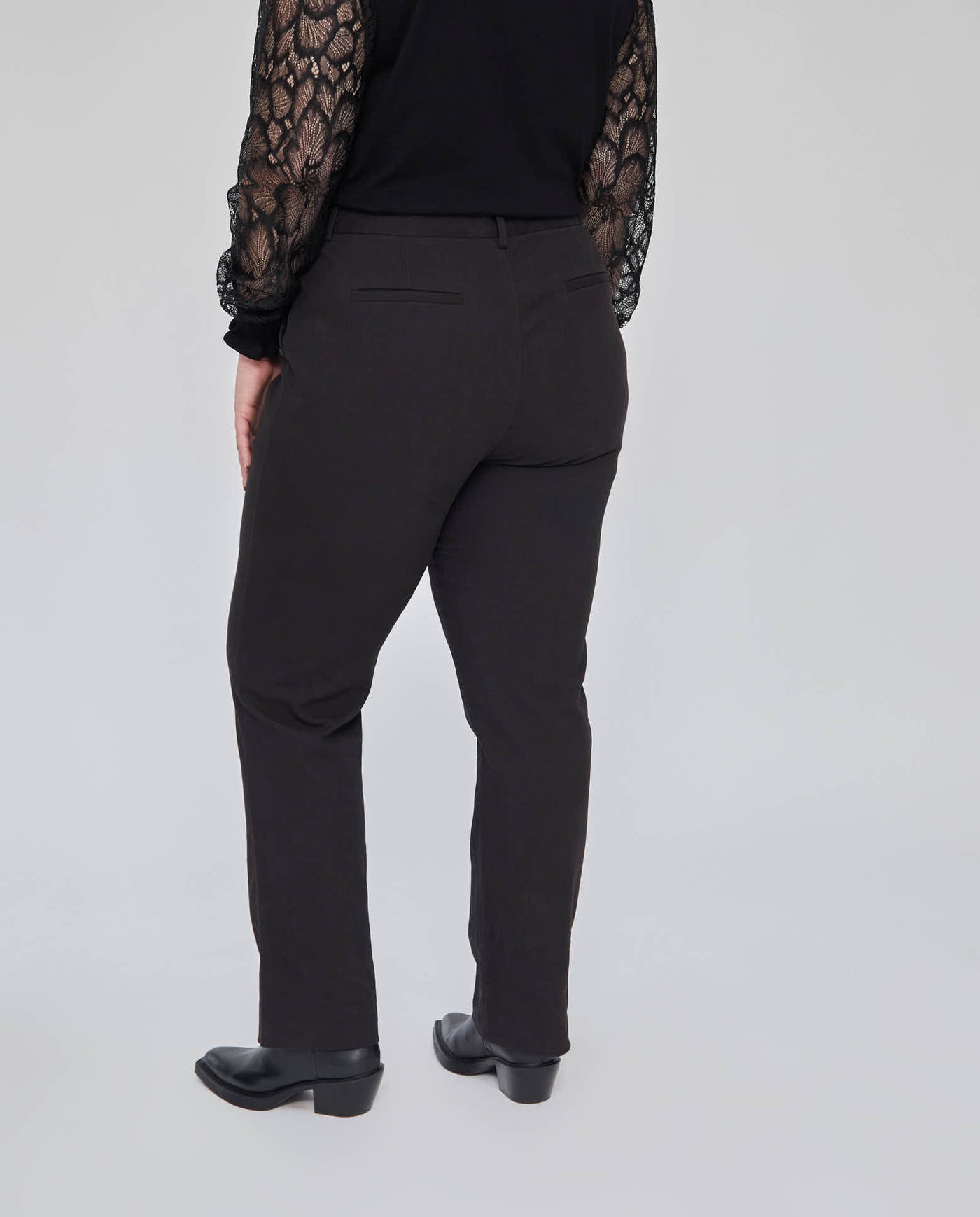 PANTALON ESTILO CHINO NEGRO