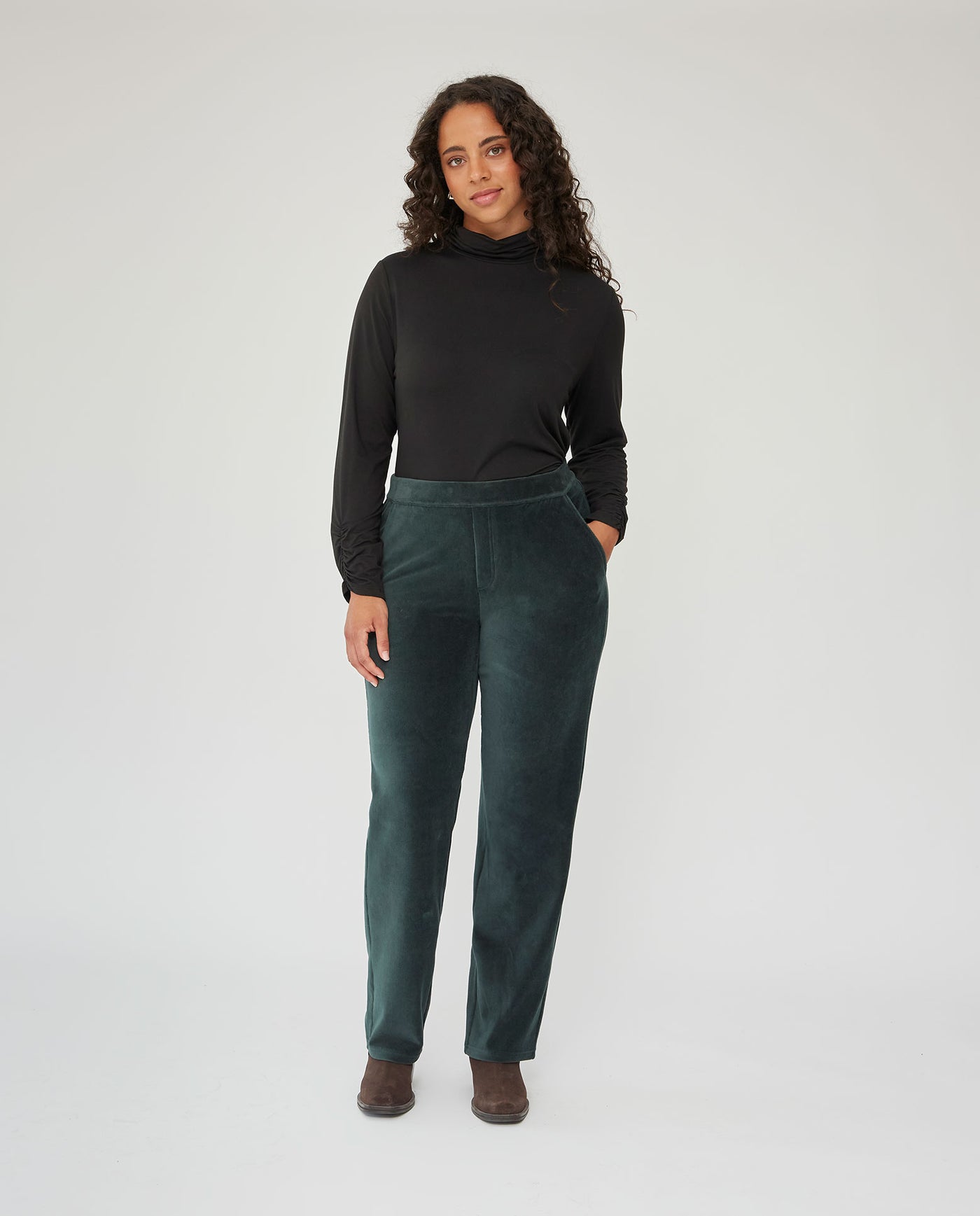 Pantalon Jogger De Micropana  Verde Caza