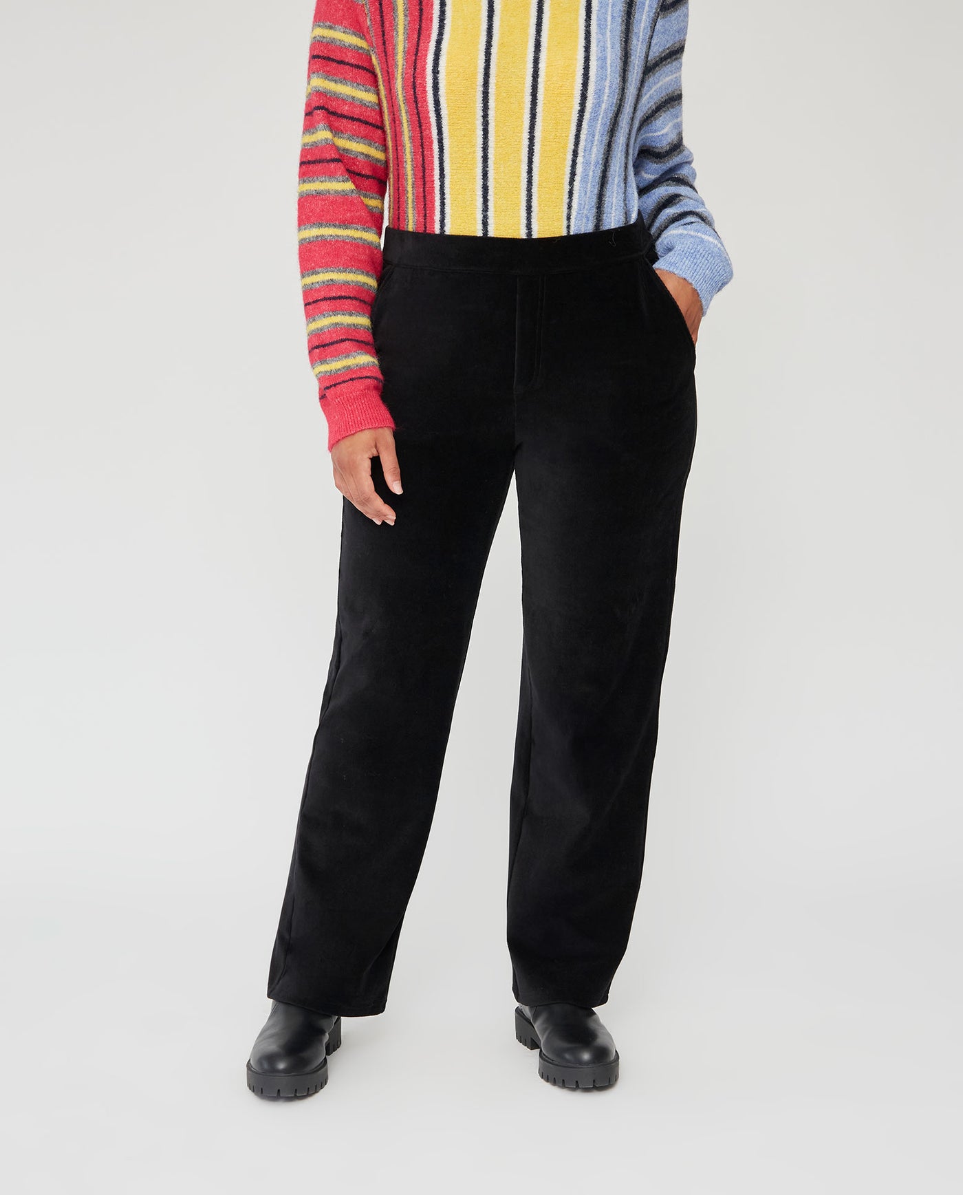 PANTALON JOGGER DE MICROPANA  NEGRO