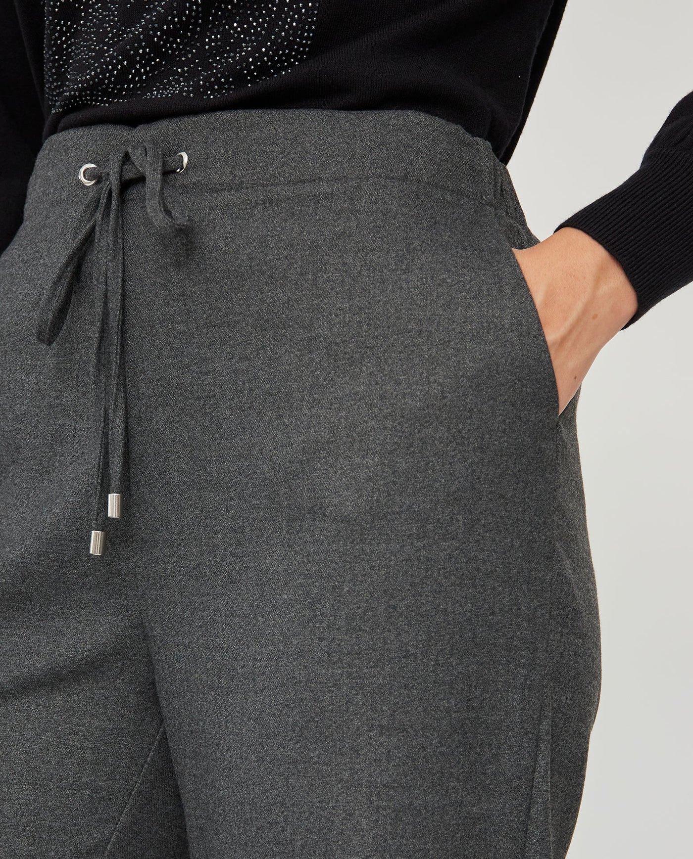 PANTALON JOGGER FLUIDO GRIS