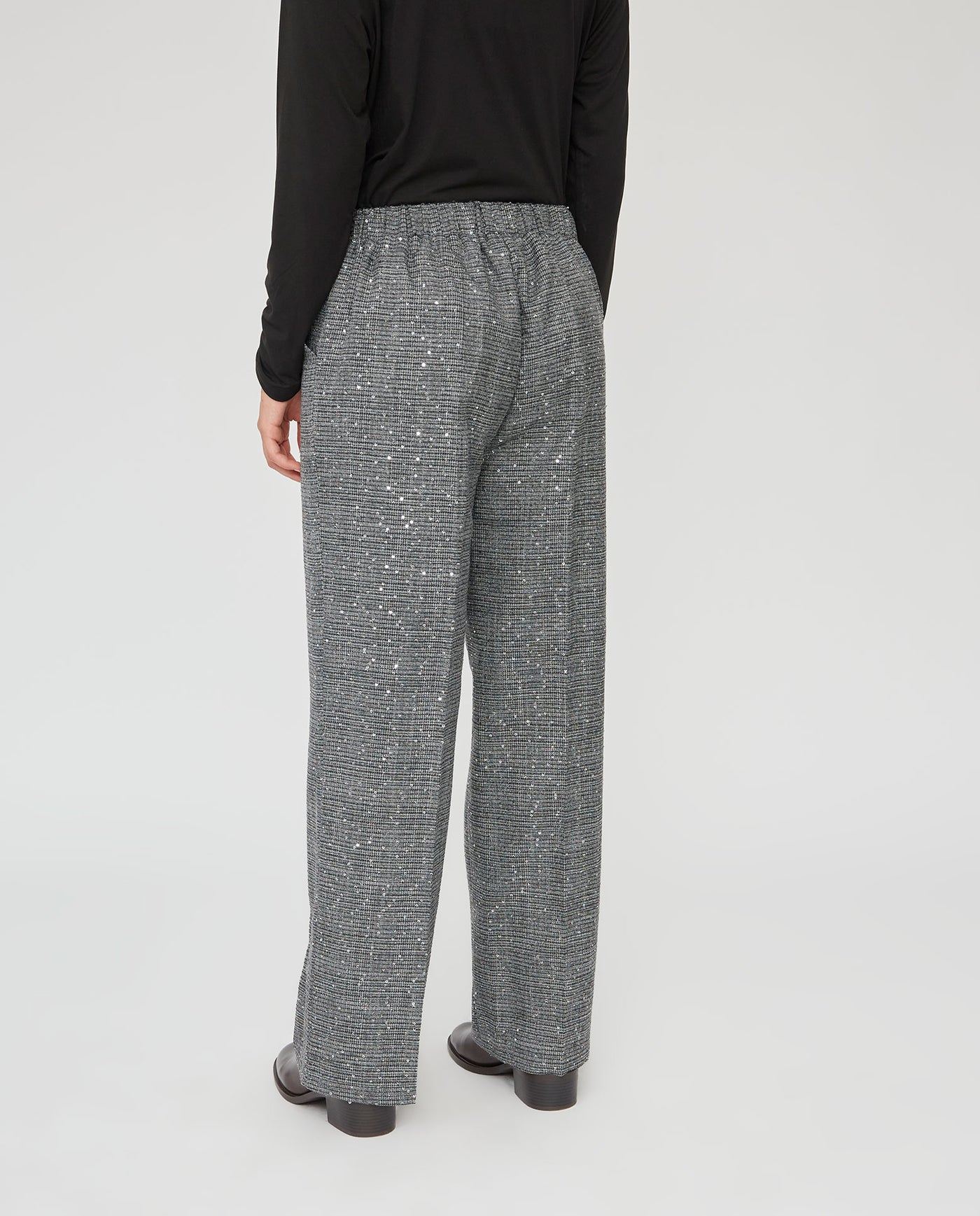 PANTALON RECTO DE CUADROS CON LENTEJUELAS  GRIS