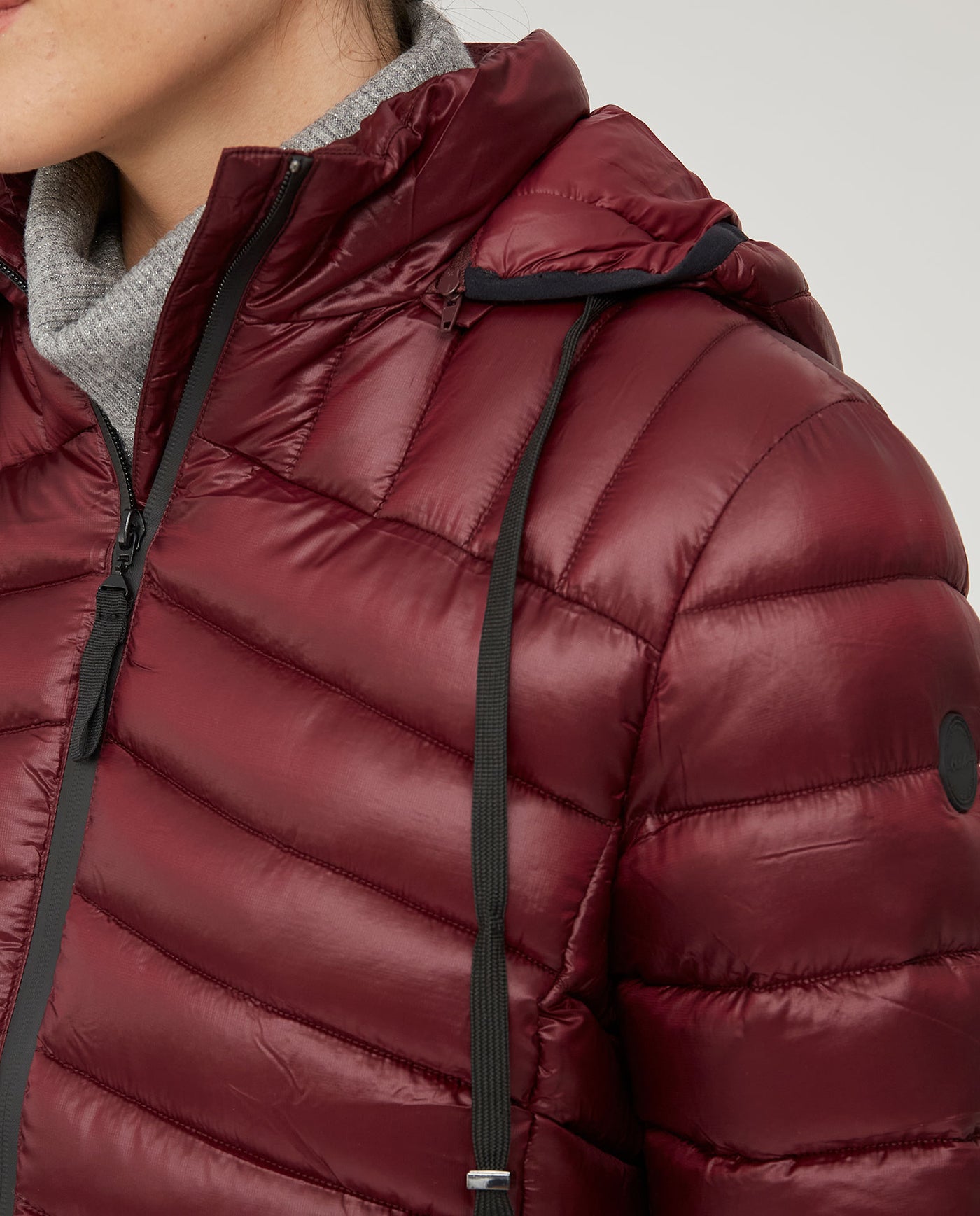 Parka Acolchada Con Cremalleras En Contraste Granate