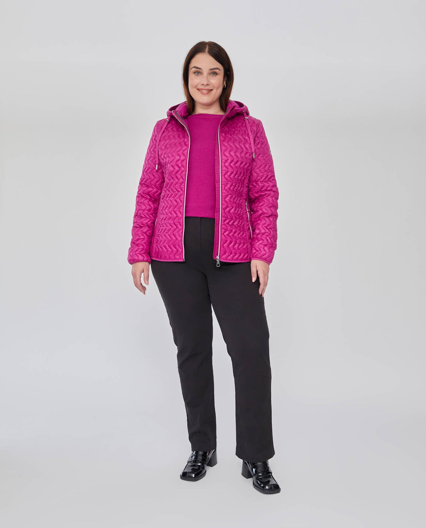 PARKA CAPUCHA DESMONTABLE Y DETALLE PUNTO EN LATERALES MAGENTA