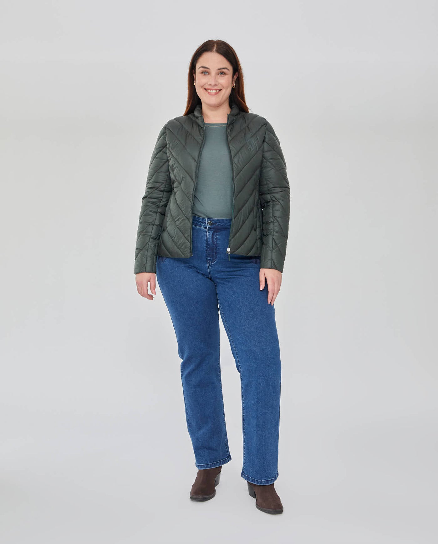 PARKA CORTA MANGA LARGA CON CAPUCHA OCULTA VERDE