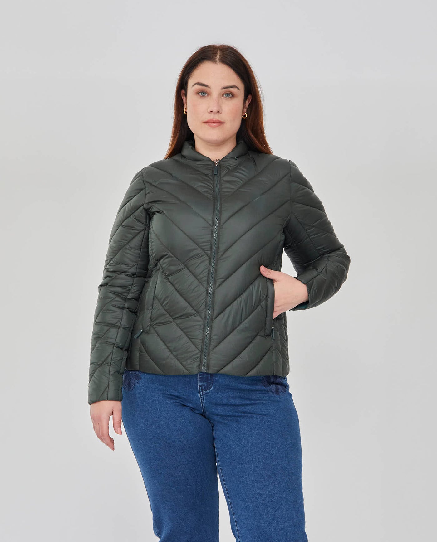 PARKA CORTA MANGA LARGA CON CAPUCHA OCULTA VERDE