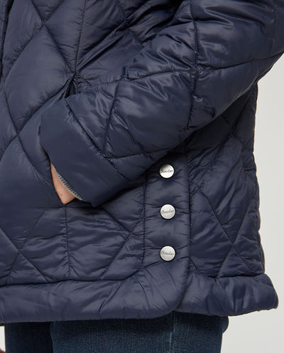 PARKA CORTA Y MANGA LARGA CON CAPUCHA Y CIERRE CON BOTONES AZUL OSCURO