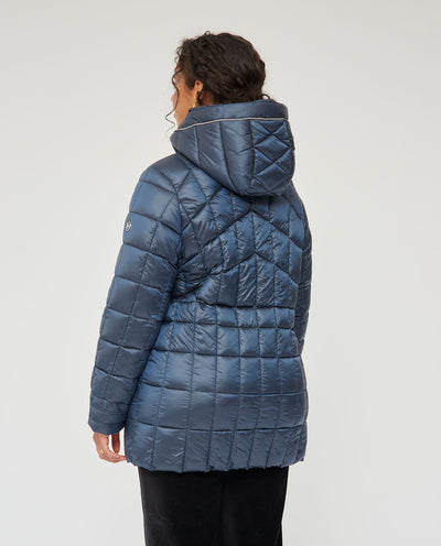 PARKA LARGA ACOLCHADA CON ACABADOS METALICOS EFECTO CADENETA AZUL