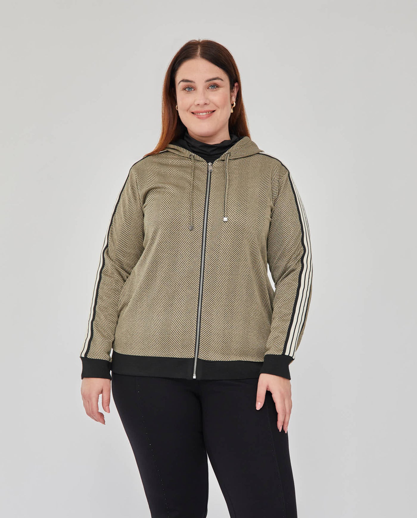 SUDADERA ABIERTA CON CAPUCHA DORADO