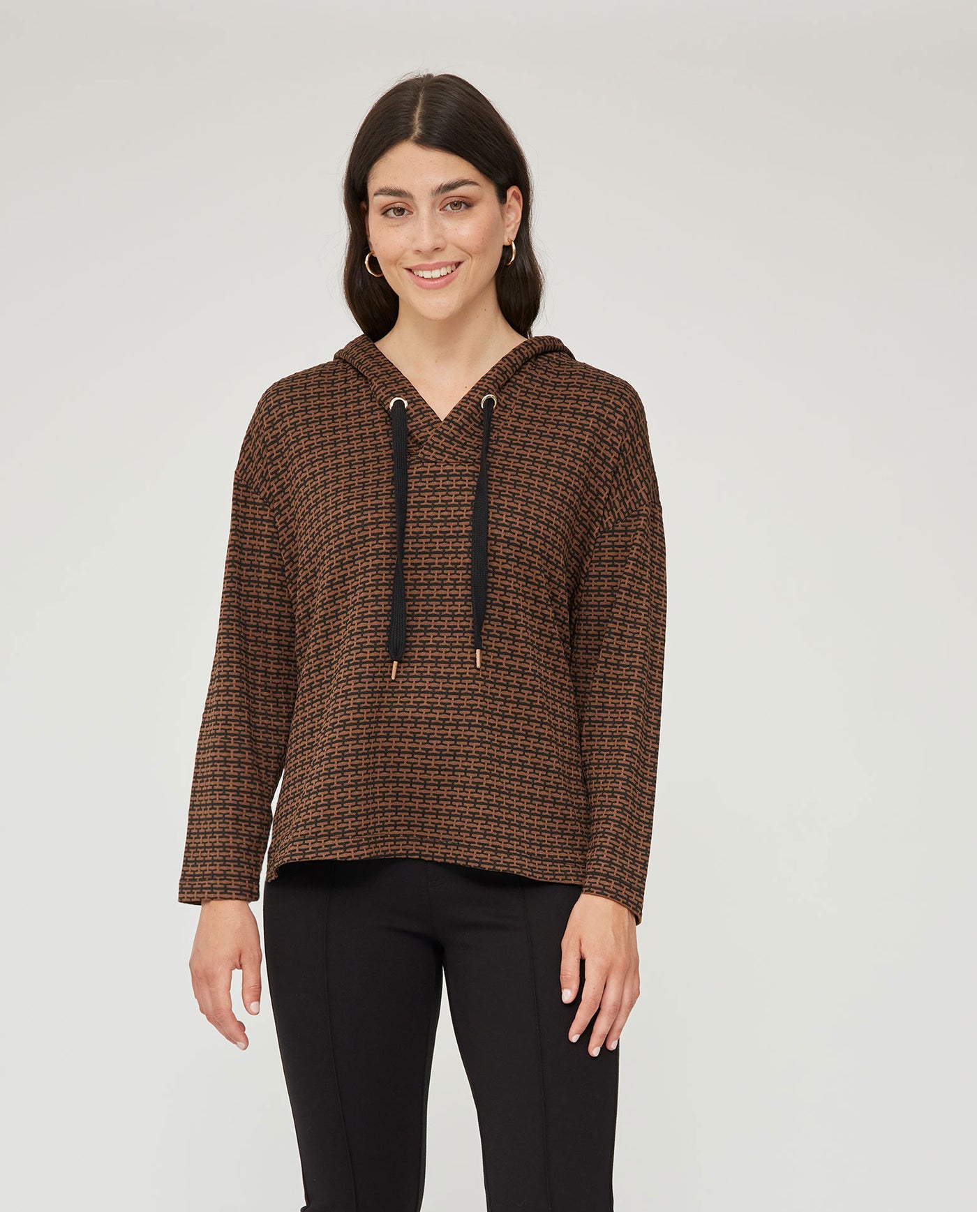 SUDADERA JACQUARD CON CAPUCHA  NEGRO