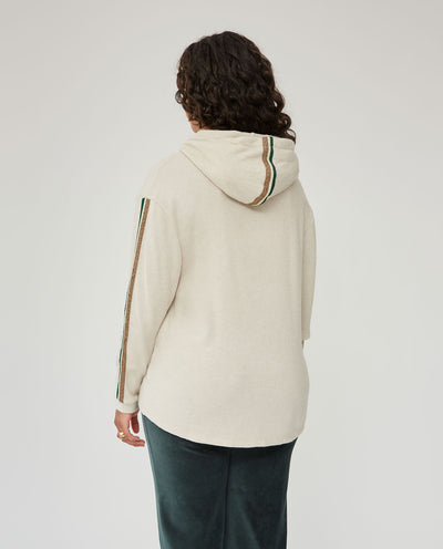 Sueter Con Capucha Y Detalle Etnico En Mangas Y Hombro Beige